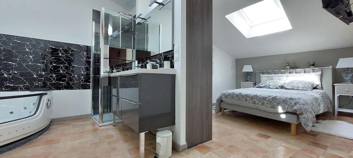 Le Lavandin Classe 3 Etoiles Riez Dış mekan fotoğraf